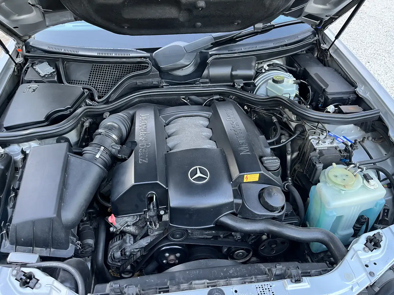 Mercedes-Benz E 240 Elegance, foto 2