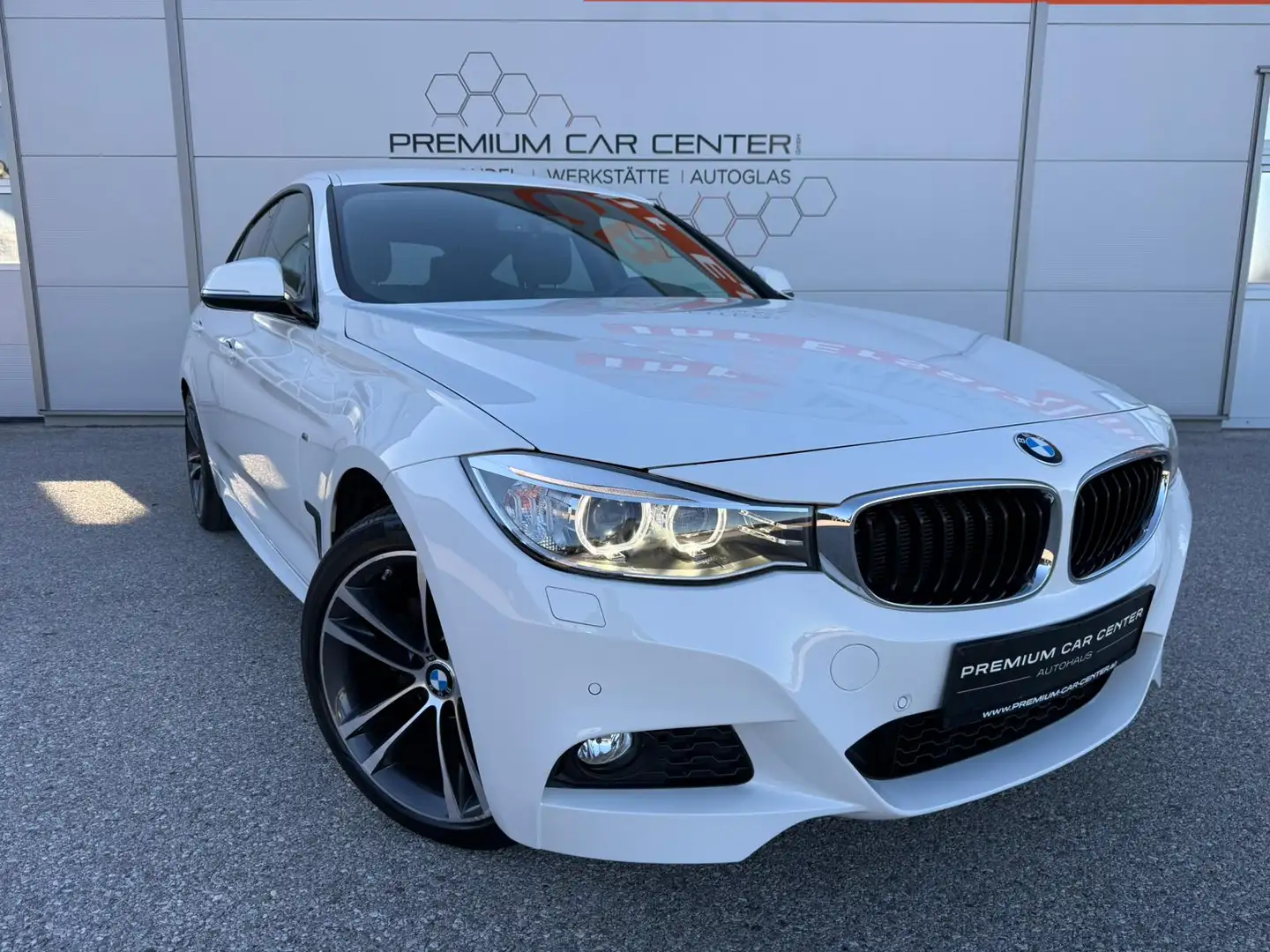 BMW 320 320 d xDrive M-Sport LED / NAVI / ALCANTARA Weiß - 1