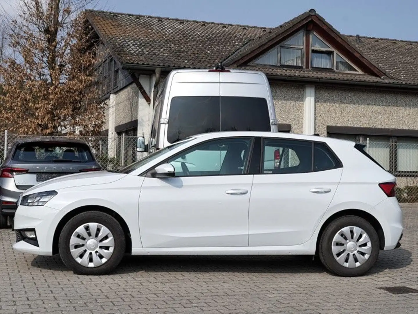 Skoda Fabia 1.0l MPI *PDC+KLIMA+SHZ+ Белый - 2