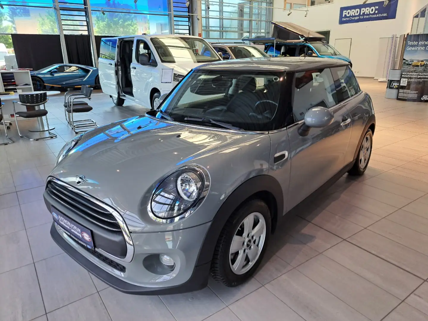 MINI One 1.5 Navi KlimaA SHZ PDC Grau - 2