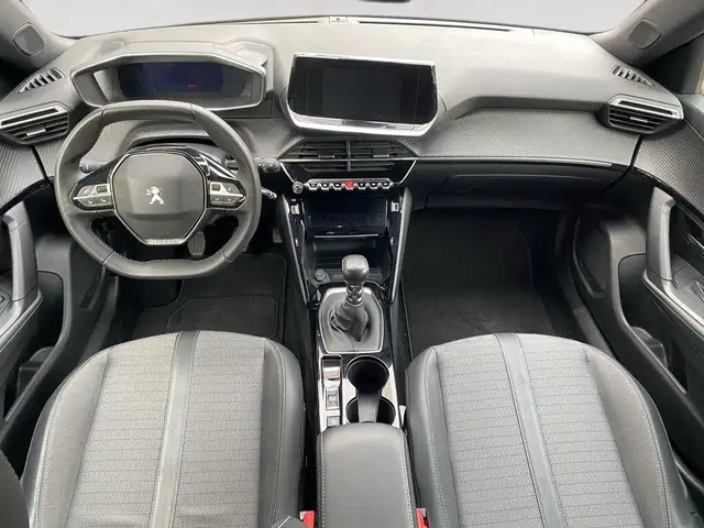 Peugeot 2008 view 6