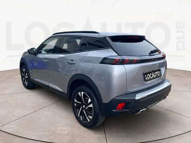 Peugeot 2008 view 5