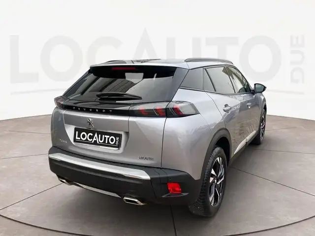 Peugeot 2008 view 4