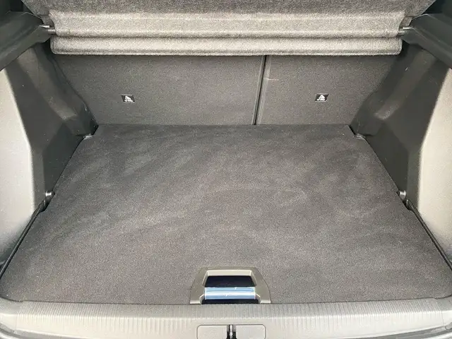 Peugeot 2008 view 9