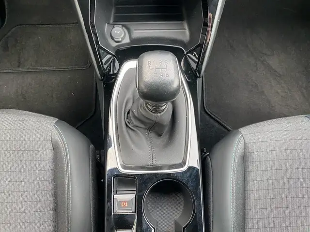 Peugeot 2008 view 12