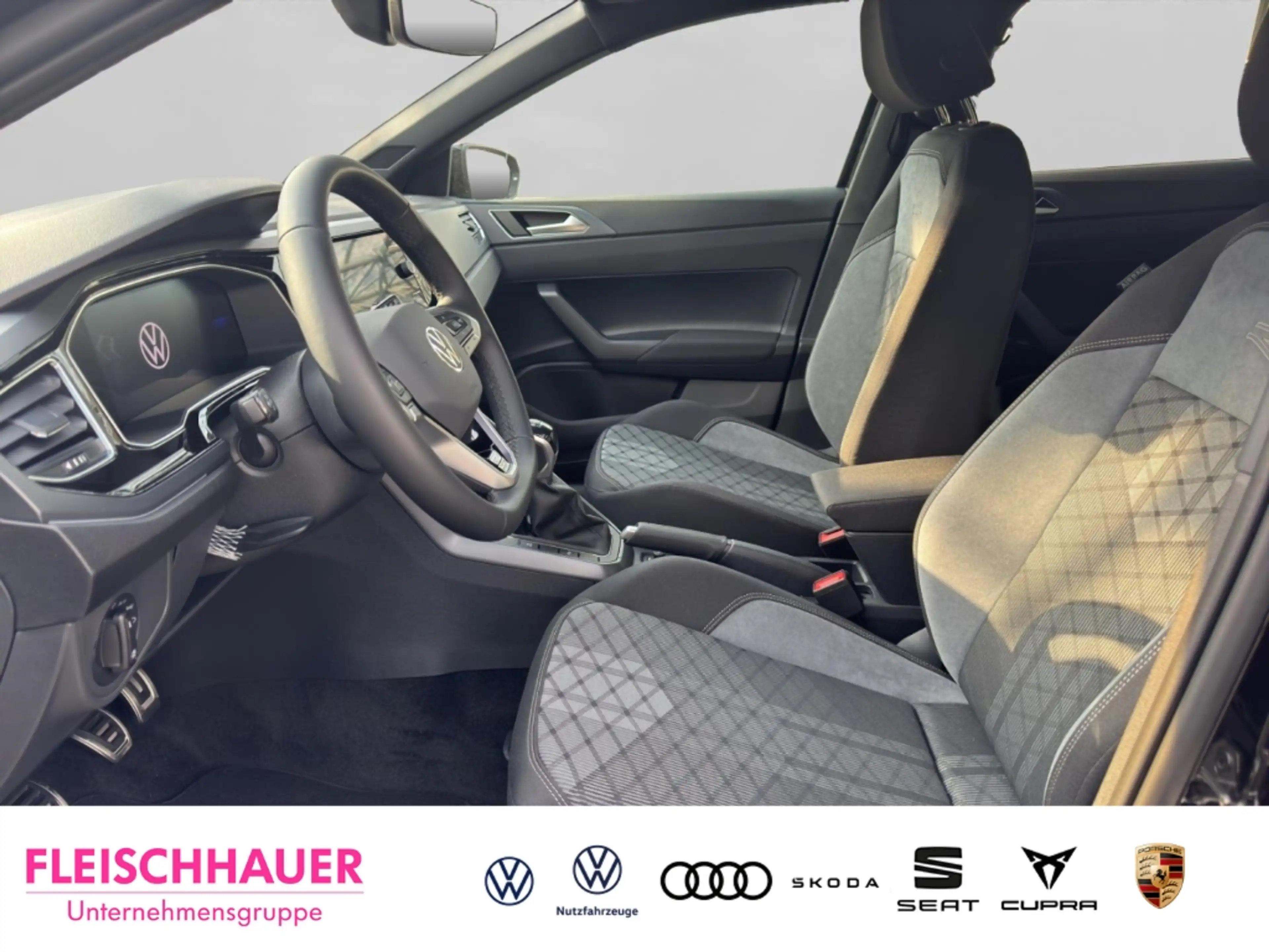 Volkswagen Polo VI R-Line 1,0 l TSI 95 PS 5-Gang IQ.Drive Rear Vie — photo 6