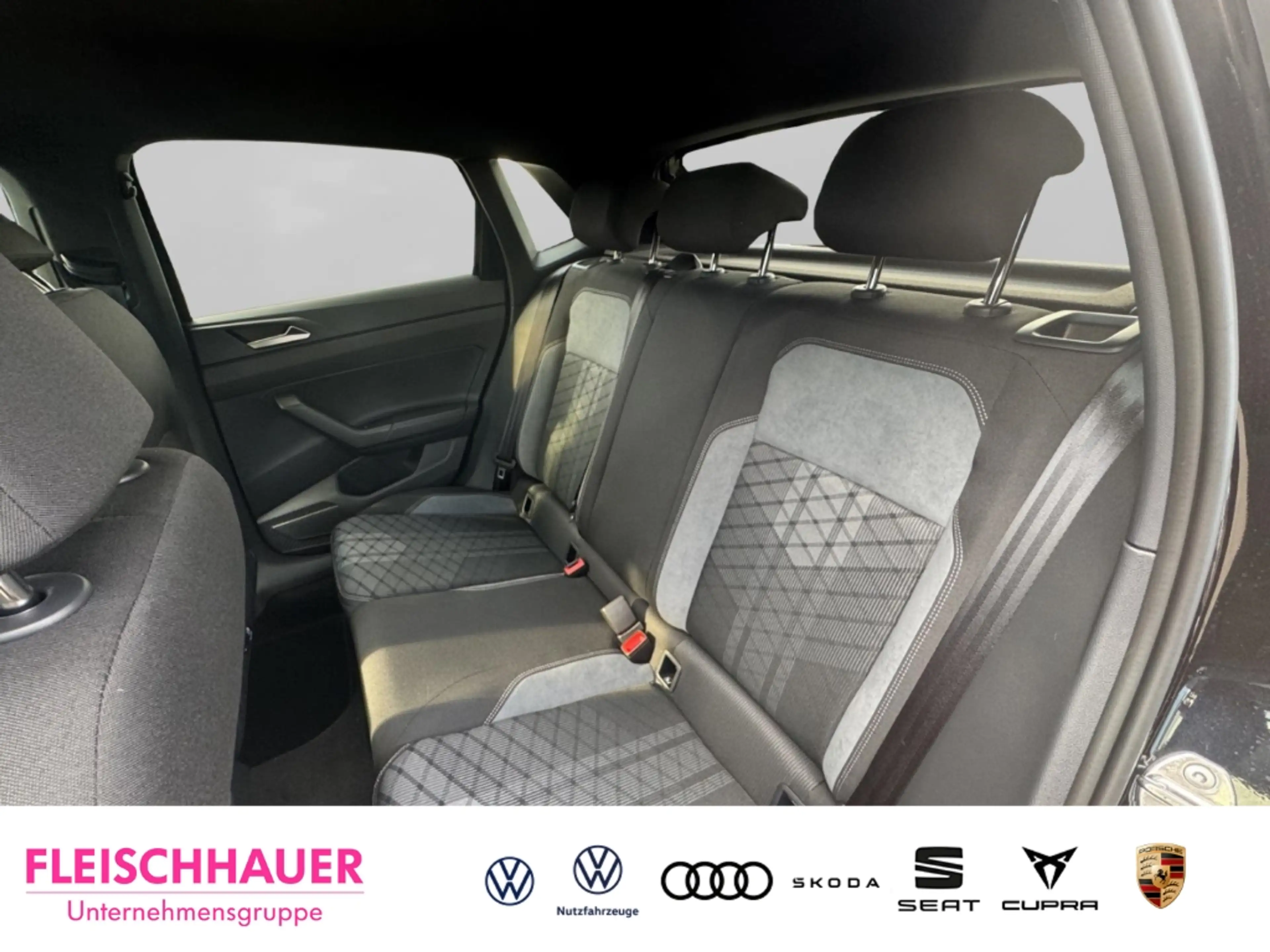 Volkswagen Polo VI R-Line 1,0 l TSI 95 PS 5-Gang IQ.Drive Rear Vie — photo 13