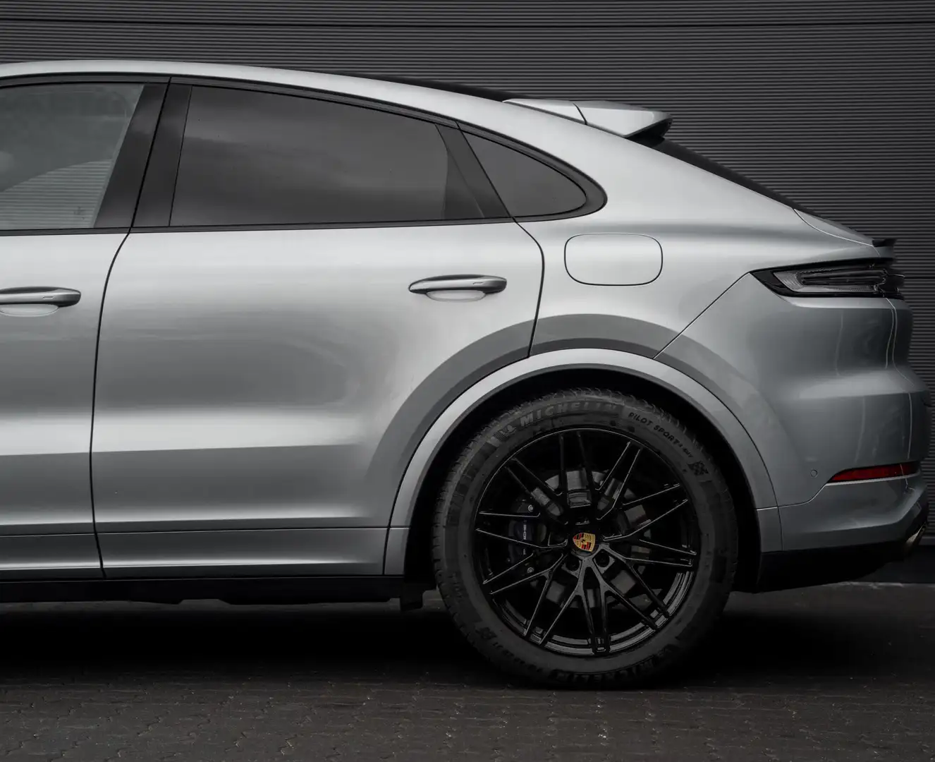 Porsche Cayenne Cayenne E-hybrid Coupe Sport DesignKlappeACCMatrix Silber - 1