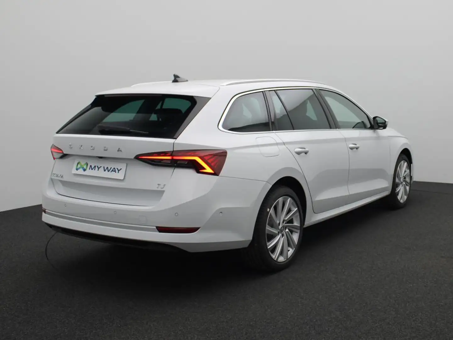Skoda Octavia STYLE 1.4 TSI PHEV 204 PK DSG-6 / Apple Carplay /  Zilver - 2