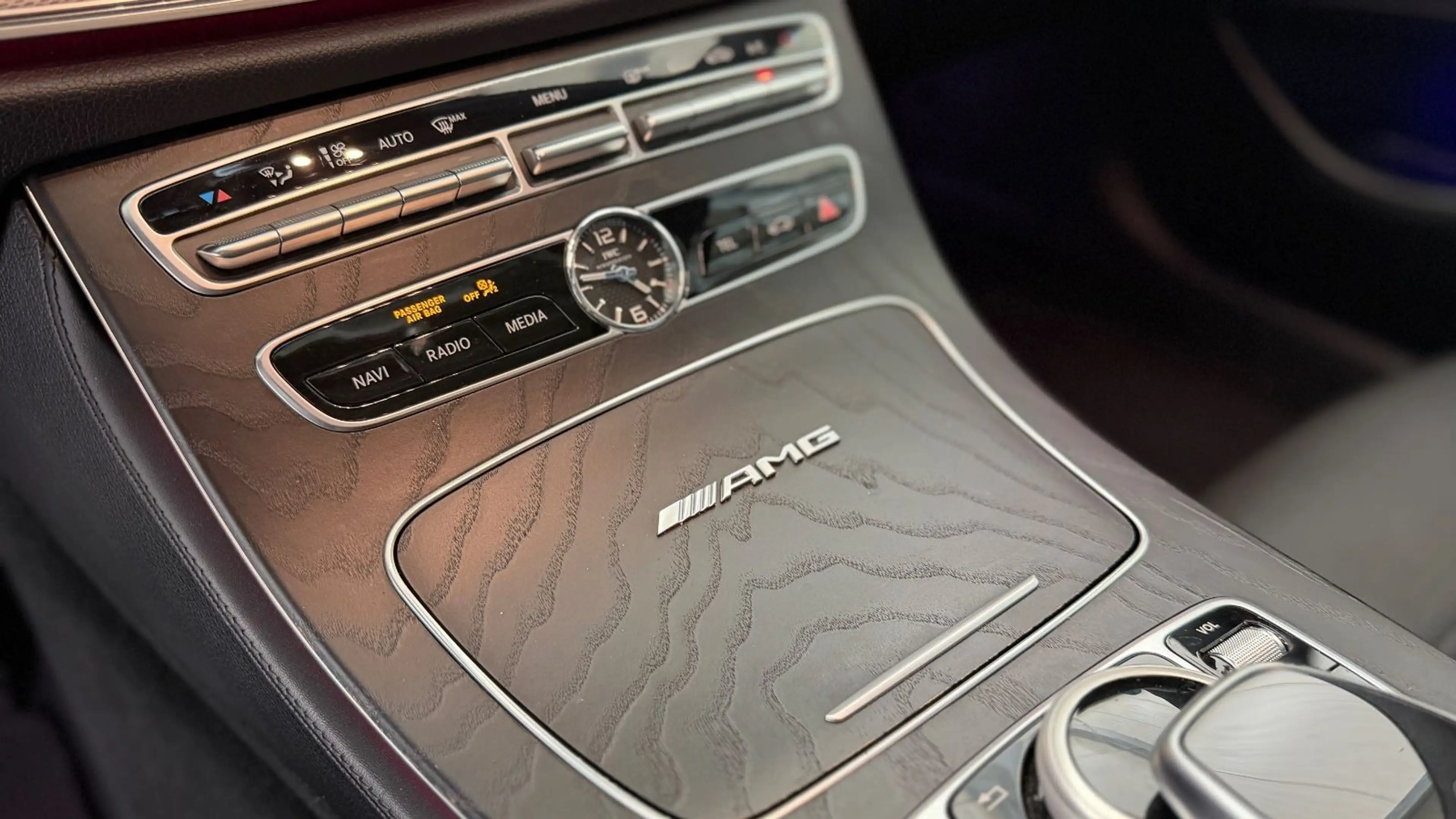 Mercedes-Benz E 63 AMG T 4Matic | WIDESCREEN | PANO | 360° — photo 15