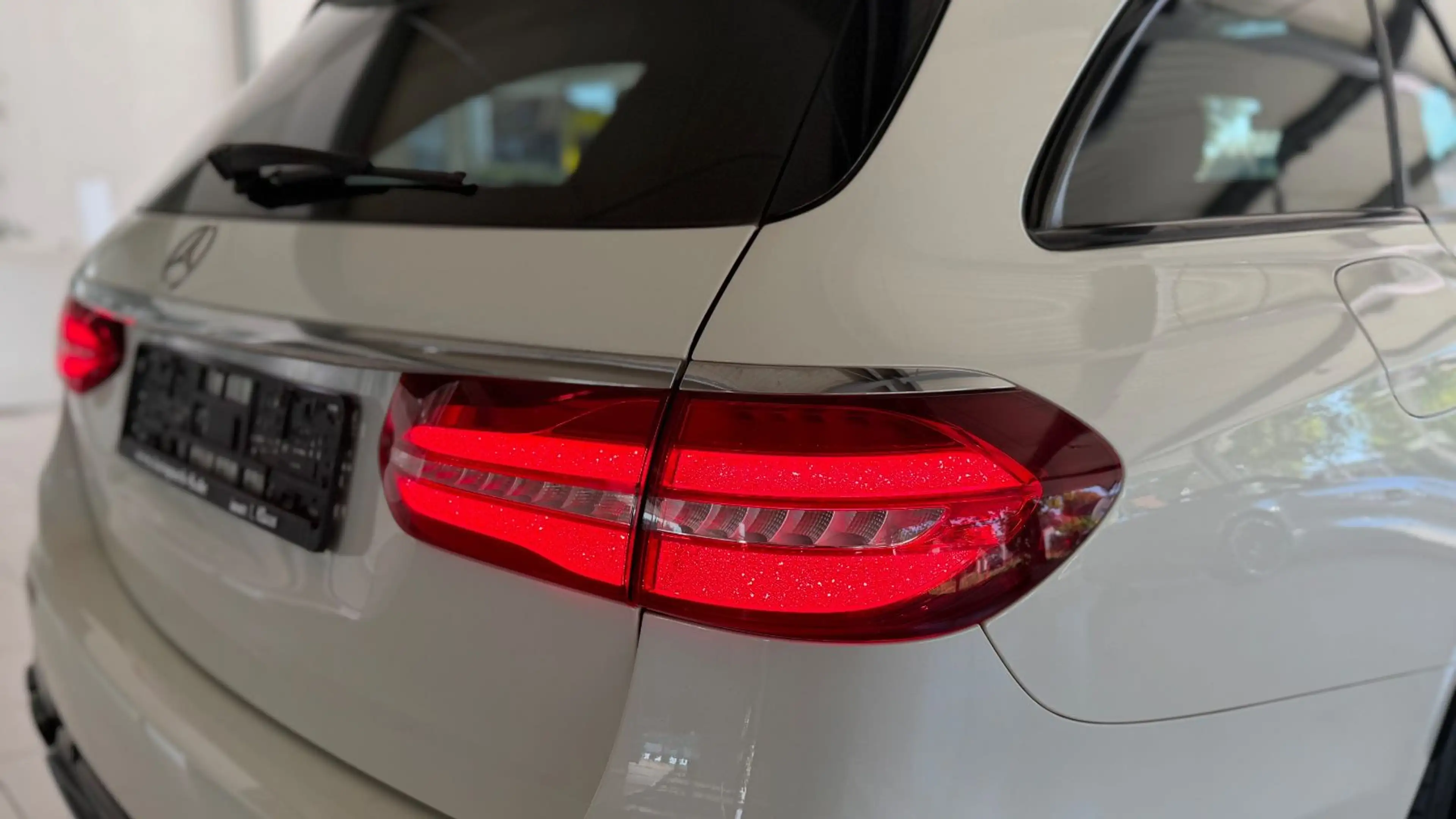 Mercedes-Benz E 63 AMG T 4Matic | WIDESCREEN | PANO | 360° — photo 10