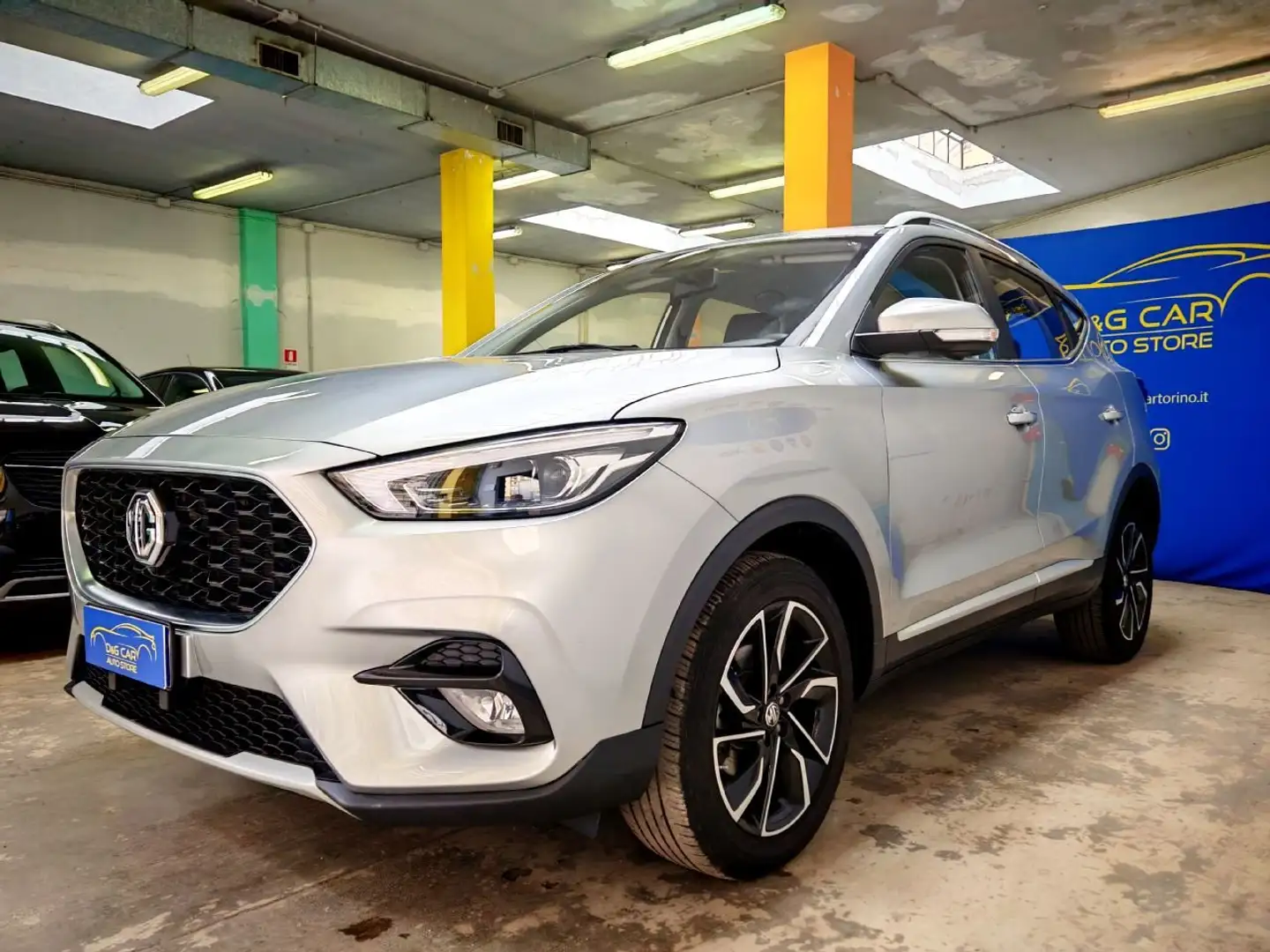 MG ZS ZS 1.5 Luxury Grijs - 2