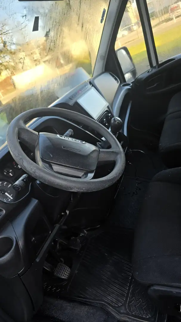 Iveco Daily 35 S 15 / 2.3 D - 2