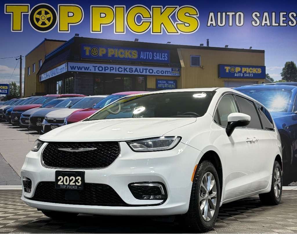 2023 Chrysler Pacifica Touring L, AWD, Leather, Accident Free!!
