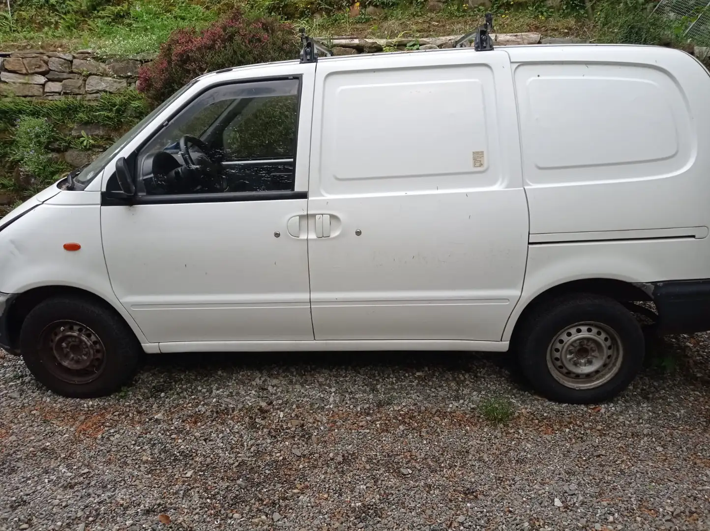 Nissan Vanette 2.0d - 1