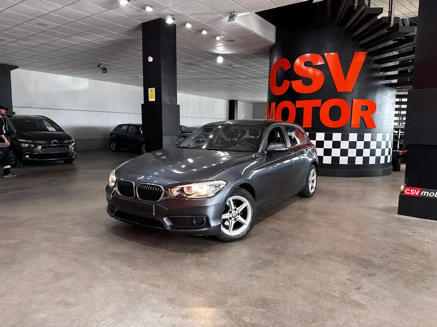 BMW 116 116i Gris - 2