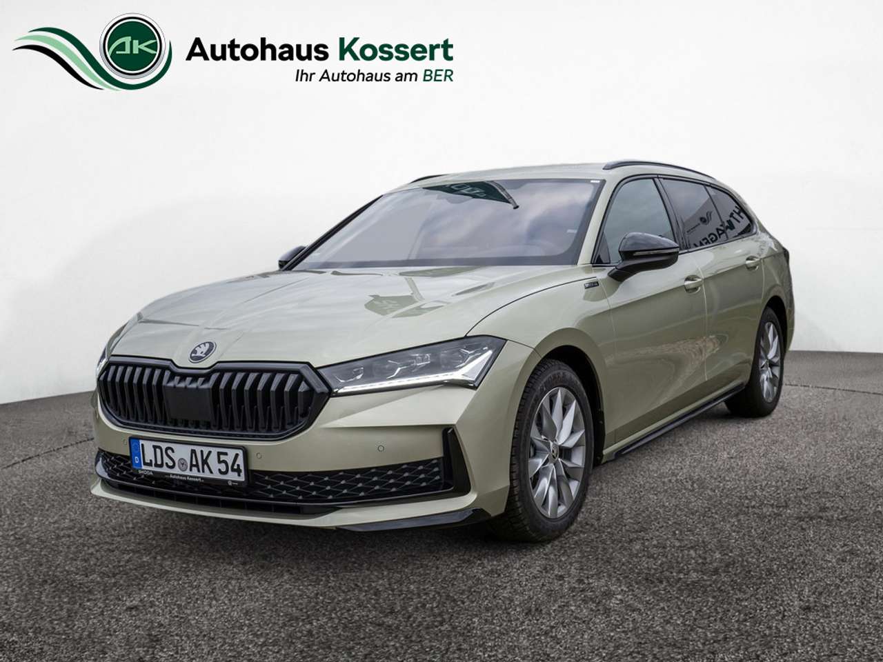 Skoda Superb — Skoda Superb Combi 2.0 TSI Sportline HUD STANDHZ