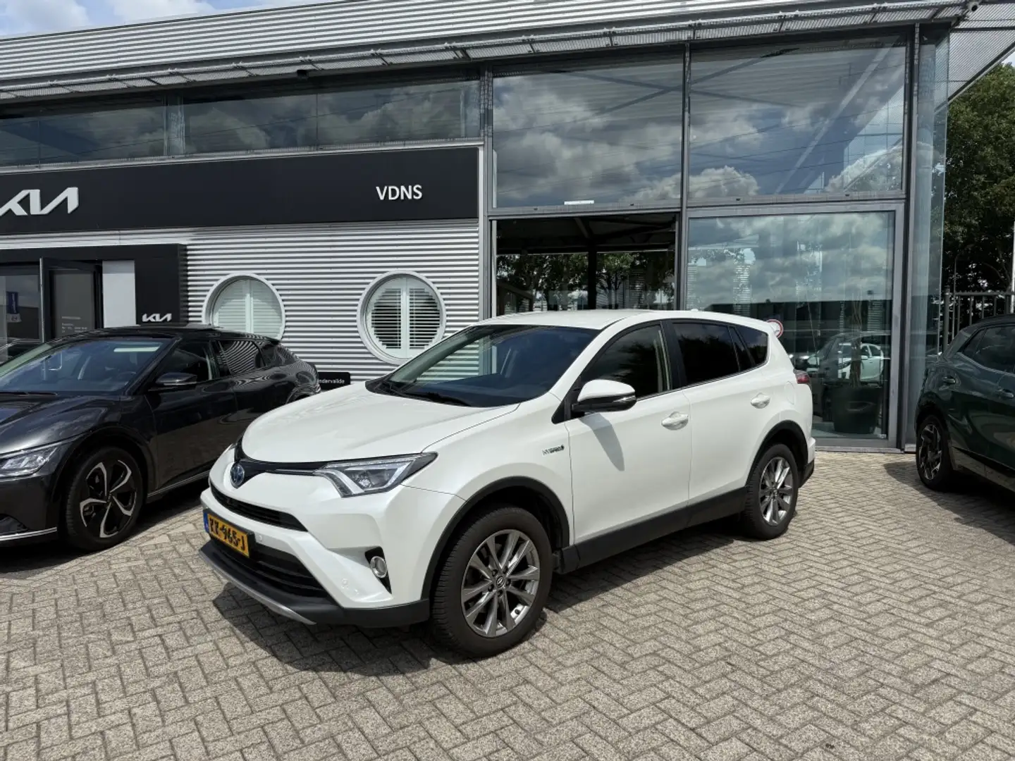 Toyota RAV 4 2.5 Hybrid AWD Executive | 1650KG Trekgewicht | Af Wit - 2