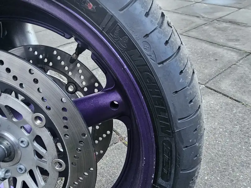 Suzuki RF 900 - foto 8