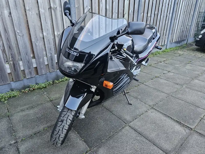 Suzuki RF 900 - foto 2