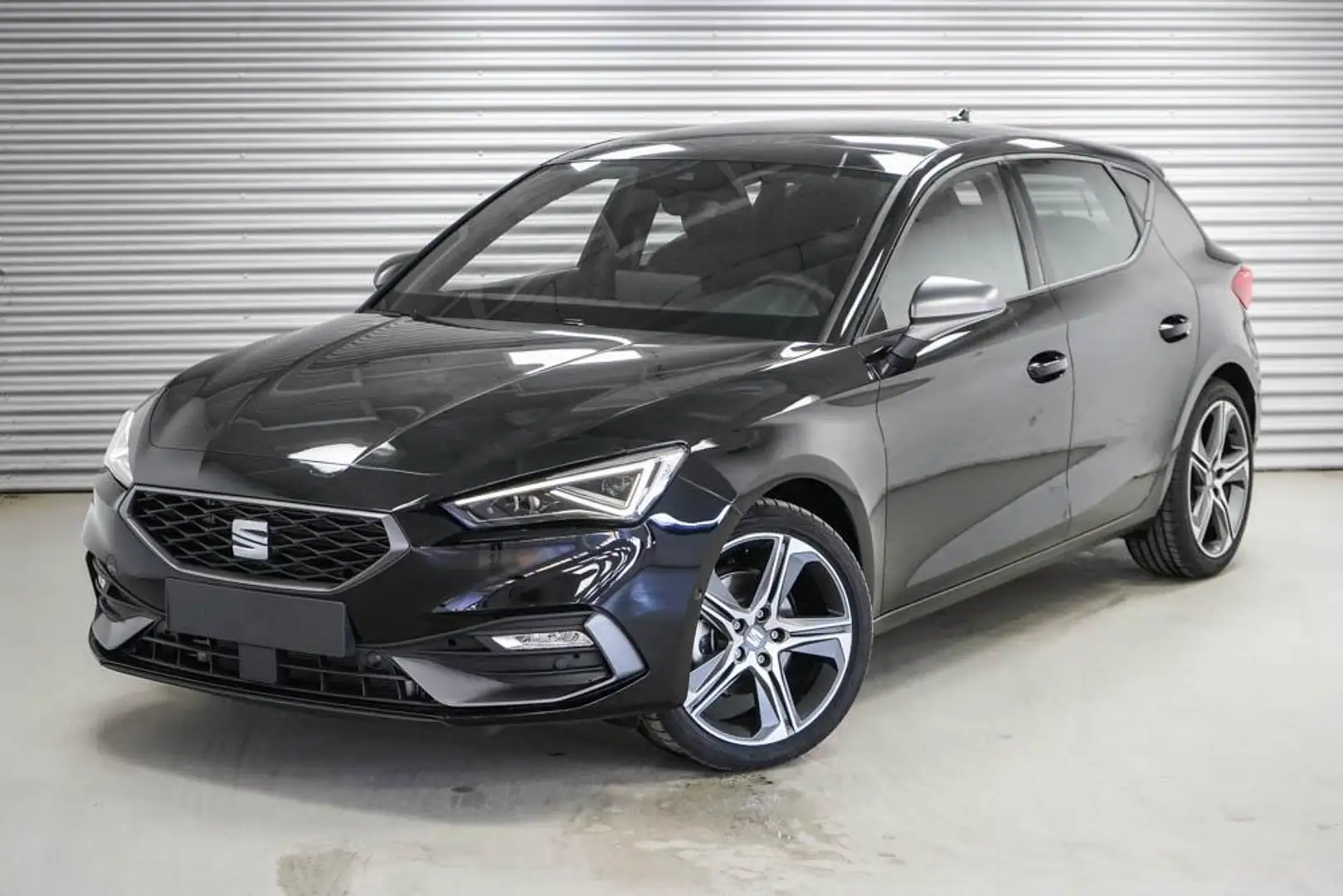 SEAT Leon 1,5 eTSI DSG FR - LAGER 110 kW (150 PS), Automatik Schwarz - 1