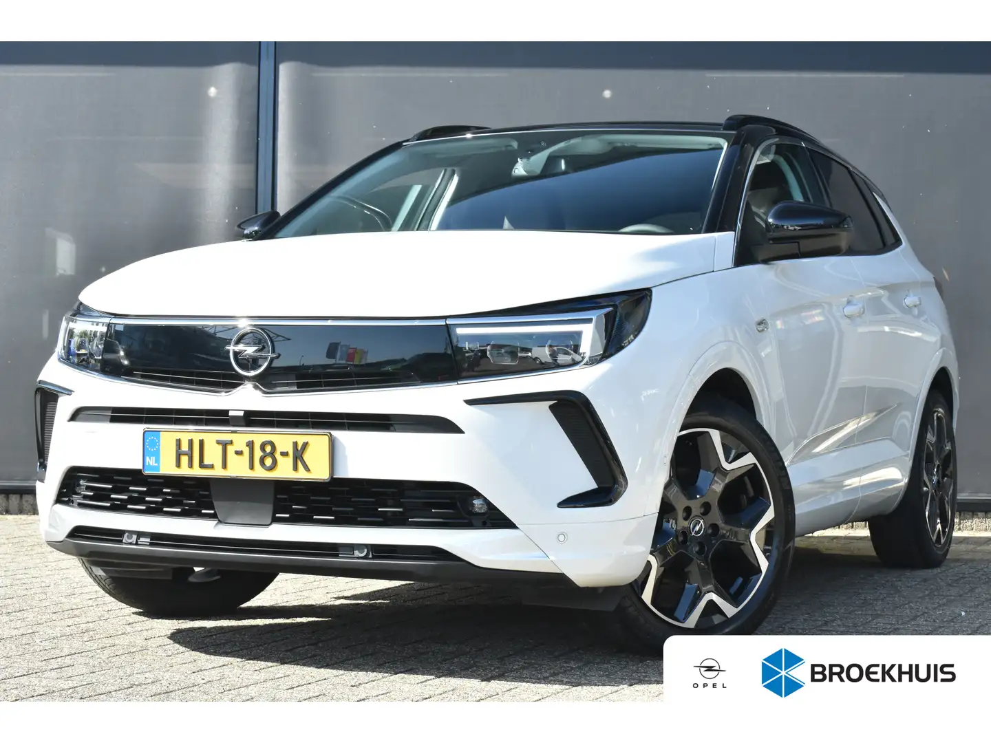 Opel Grandland 1.2 Turbo Ultimate 130pk Automaat | LED-Adaptive | Wit - 1