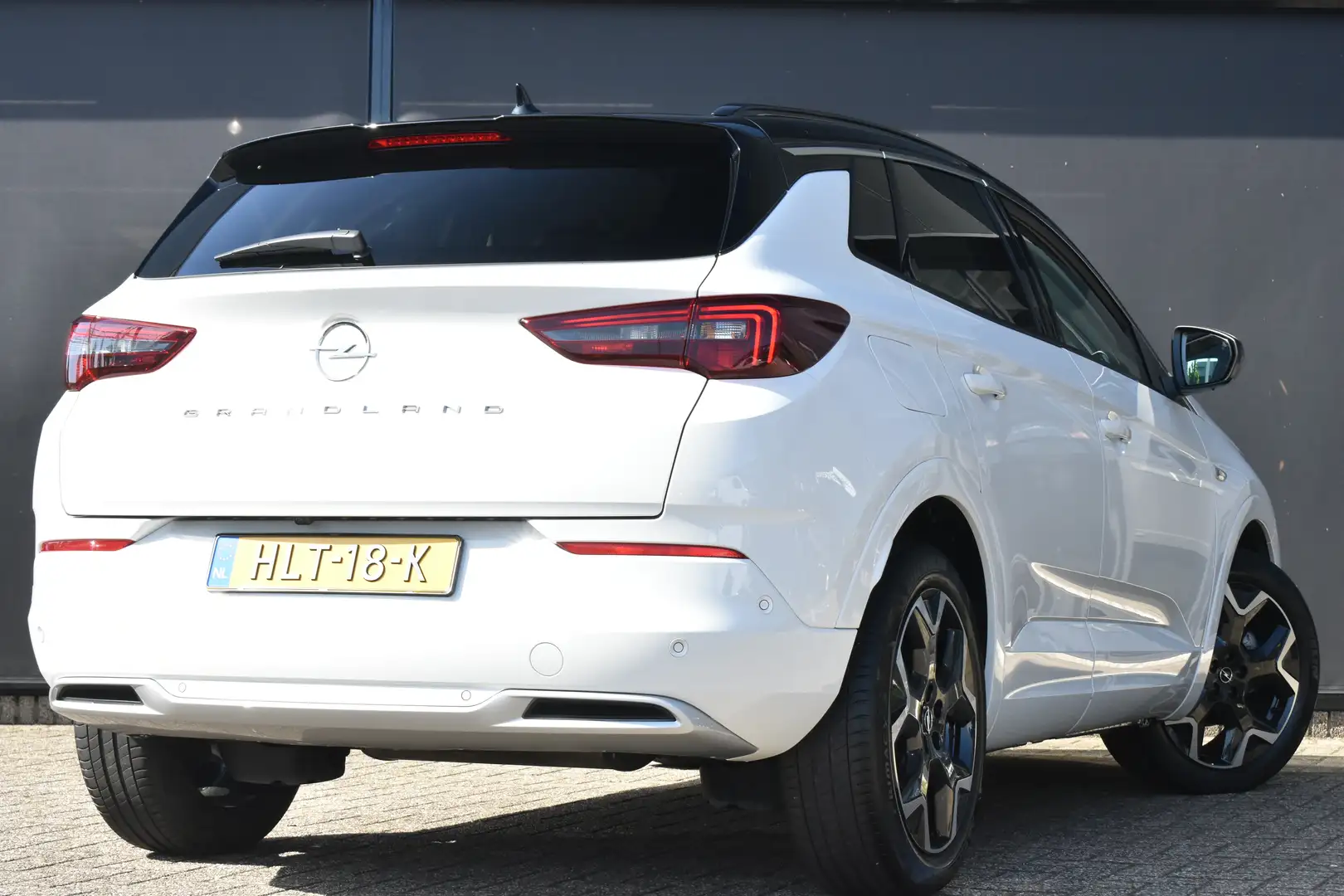 Opel Grandland 1.2 Turbo Ultimate 130pk Automaat | LED-Adaptive | Wit - 2