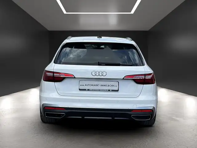 Audi A4 view 9