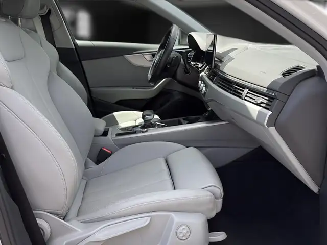 Audi A4 view 14