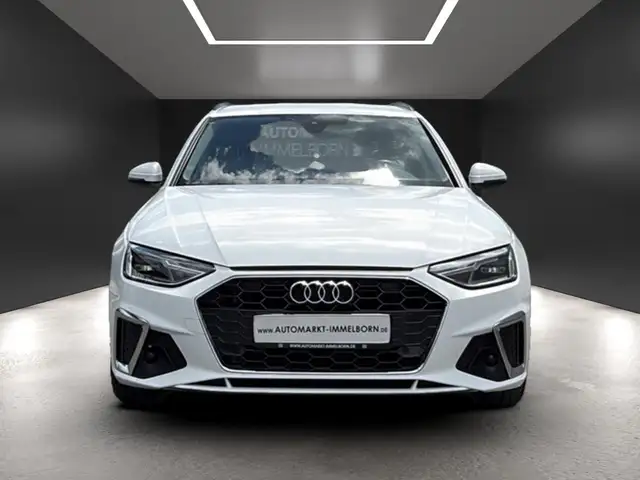 Audi A4 view 8