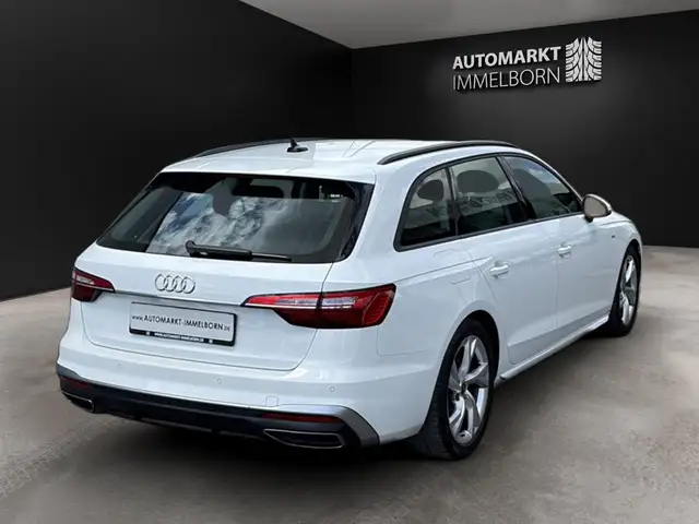 Audi A4 view 11