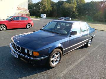 740i V8