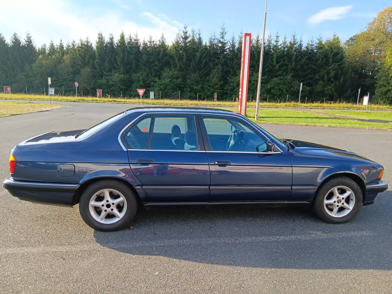 BMW 740i V8, foto 3