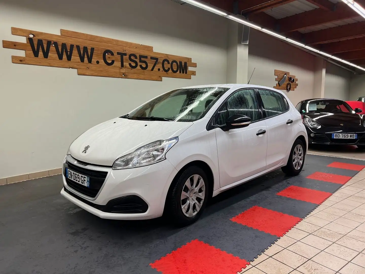 Peugeot 208 1.6 BLUEHDI 75CH PREMIUM - 1