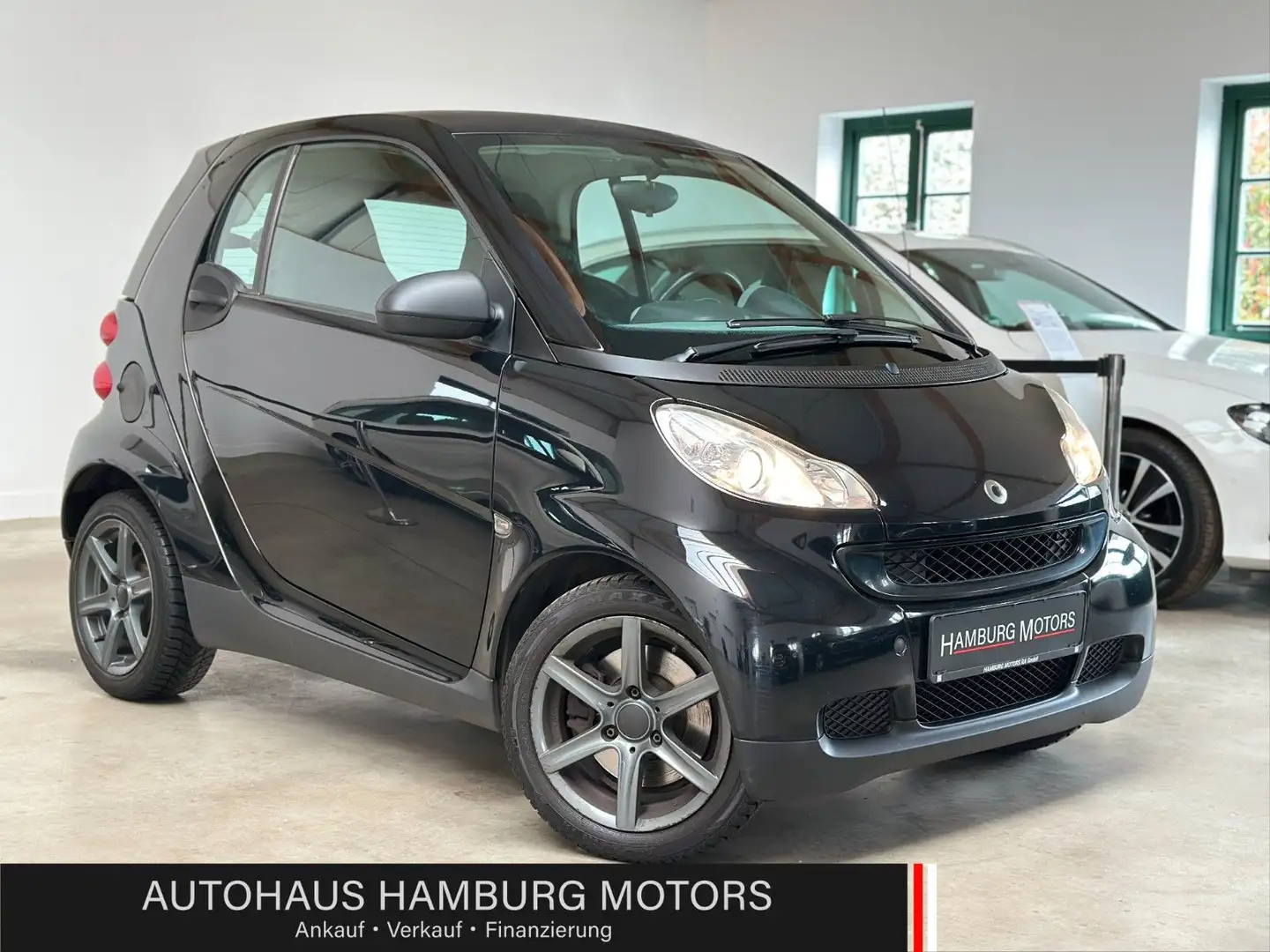 smart forTwo coupe 1.0 Micro Hybrid Drive TÜV 04.2026 Schwarz - 1