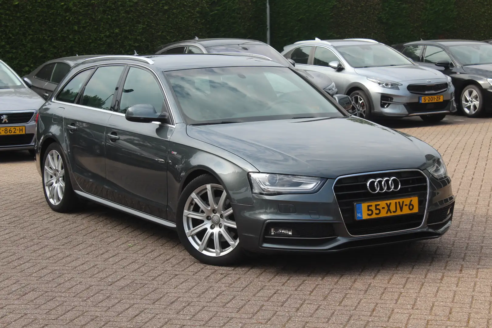 Audi A4 Avant 1.8 TFSI Pro Line S / Half leder / Navigatie Grijs - 1