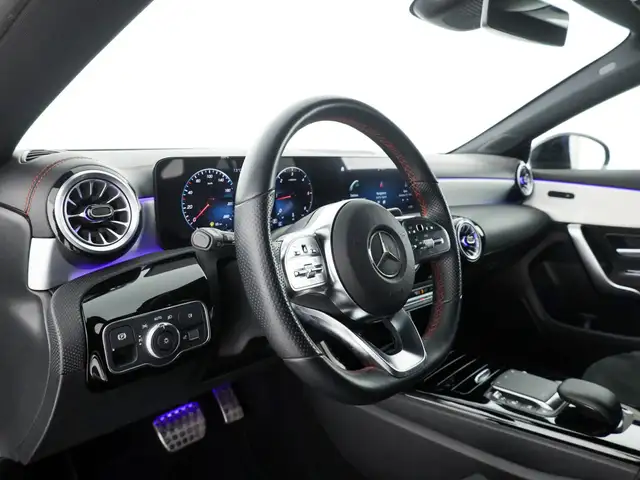 Mercedes-Benz Cla view 11
