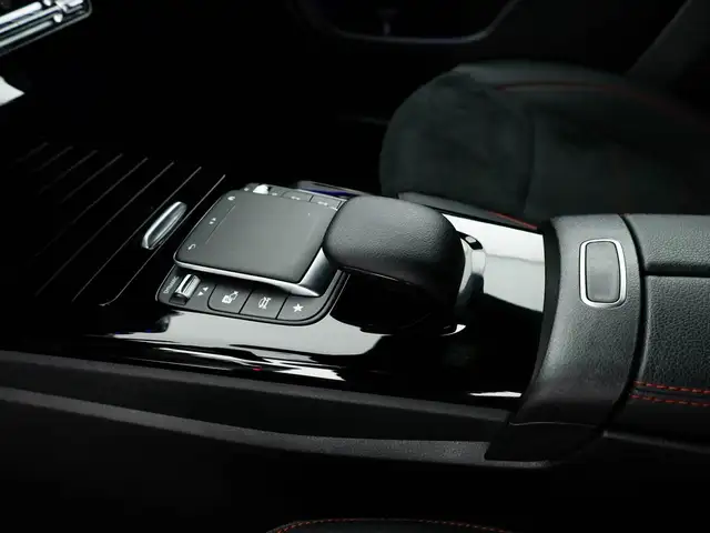 Mercedes-Benz Cla view 19
