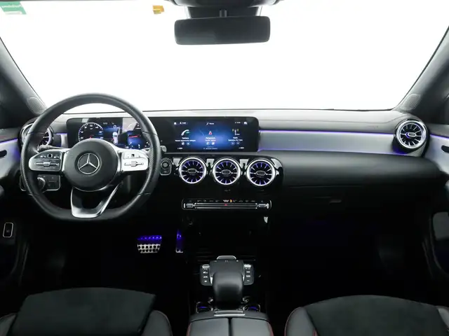 Mercedes-Benz Cla view 9