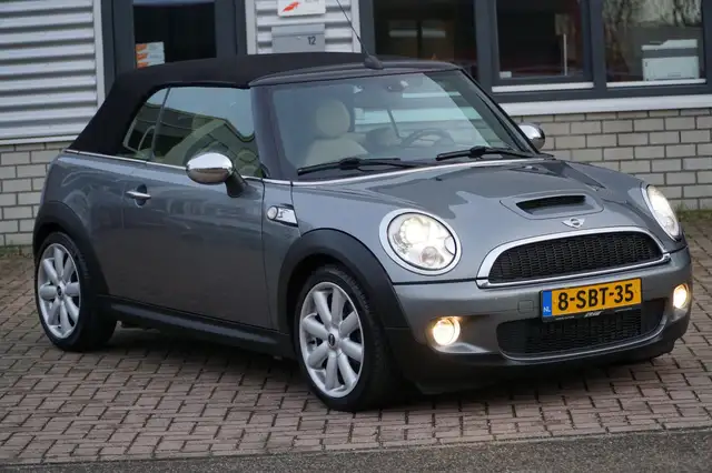 MINI Cooper S Cabrio Mini 1.6 LEDER NAVI AUT.