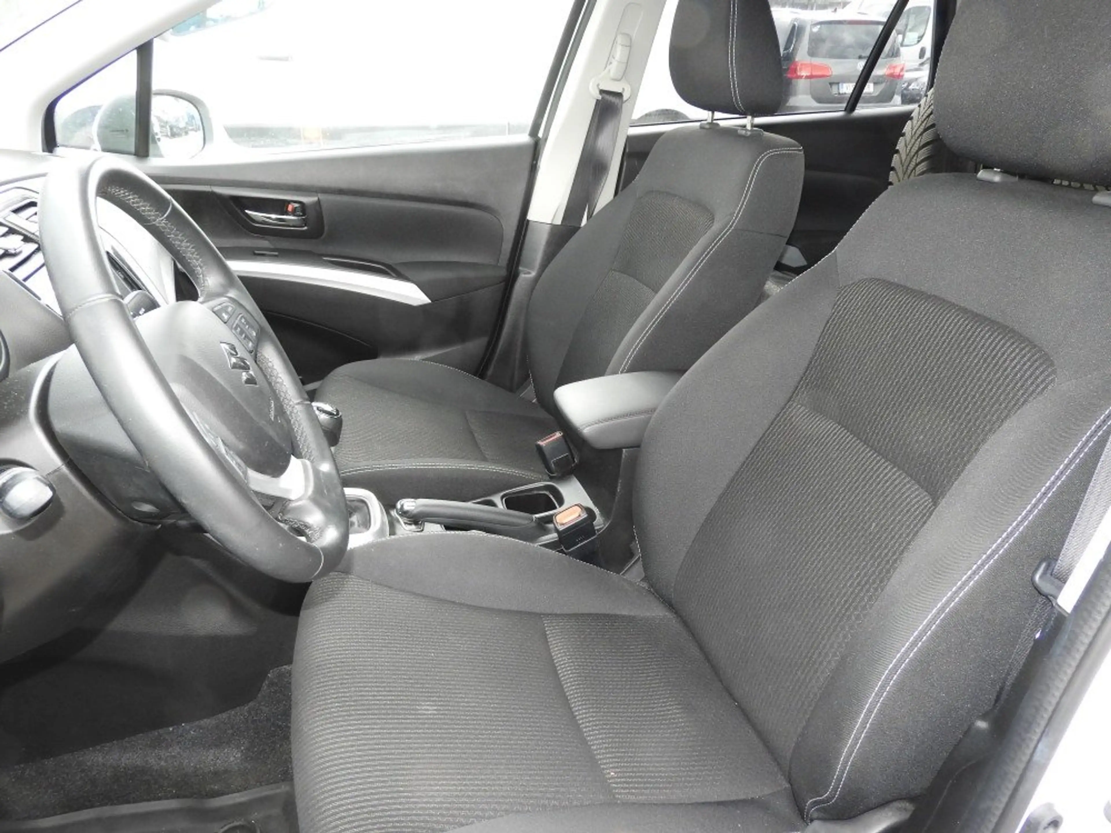 Suzuki SX4 S-Cross 1.4 DITC Hybrid Allgrip shine Allrad — photo 12