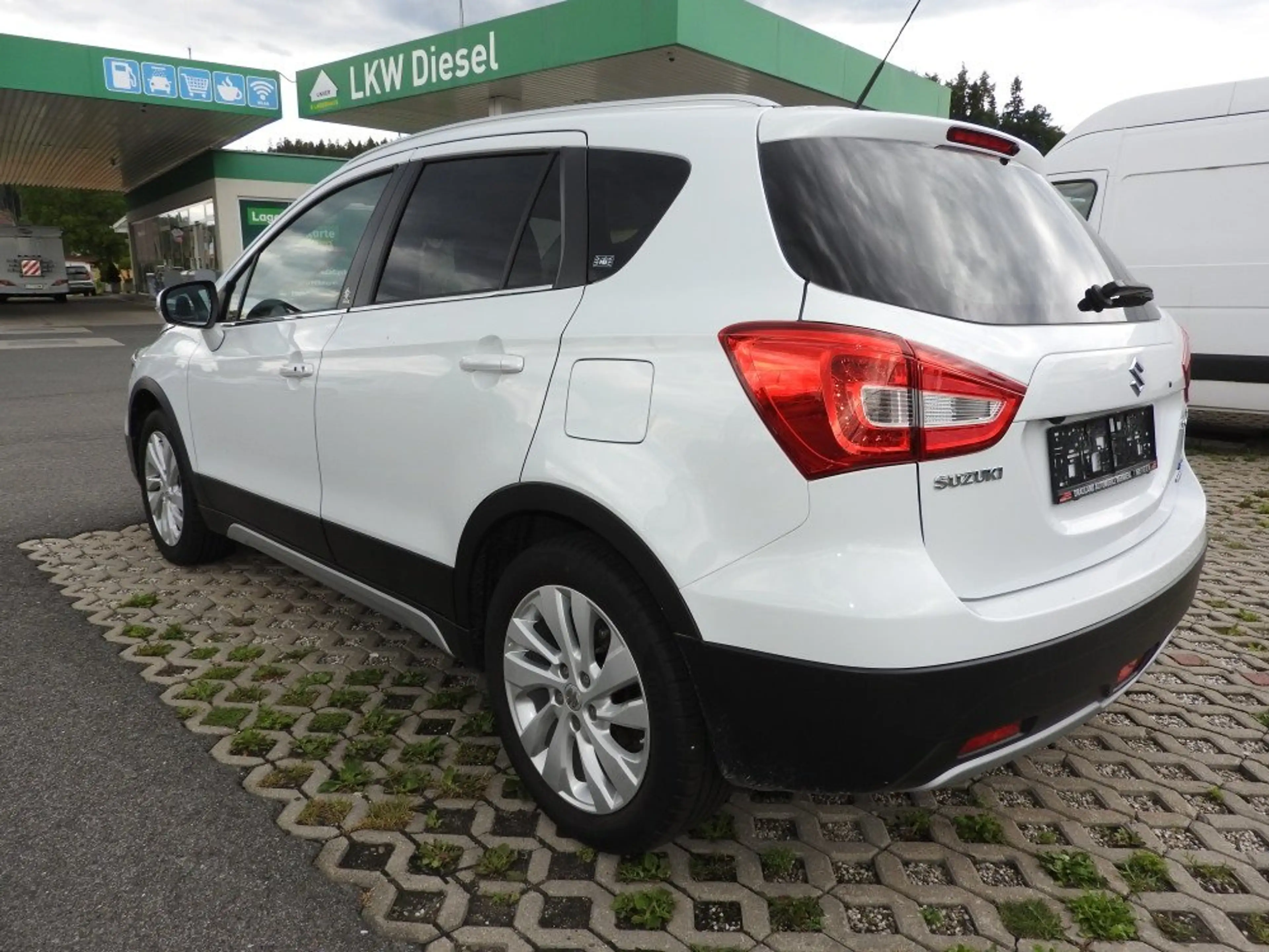 Suzuki SX4 S-Cross 1.4 DITC Hybrid Allgrip shine Allrad — photo 5