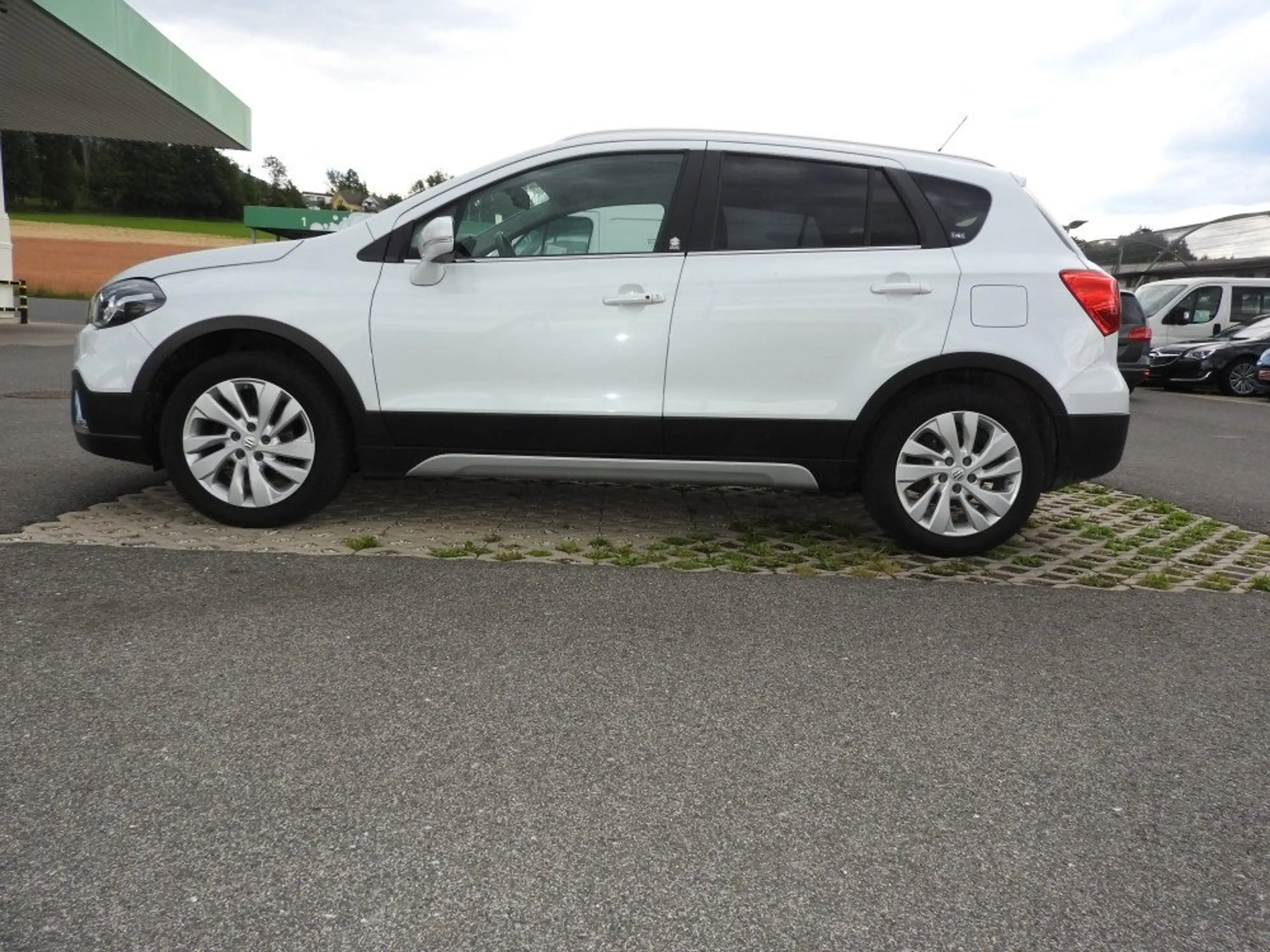 Suzuki SX4 S-Cross 1.4 DITC Hybrid Allgrip shine Allrad — photo 3