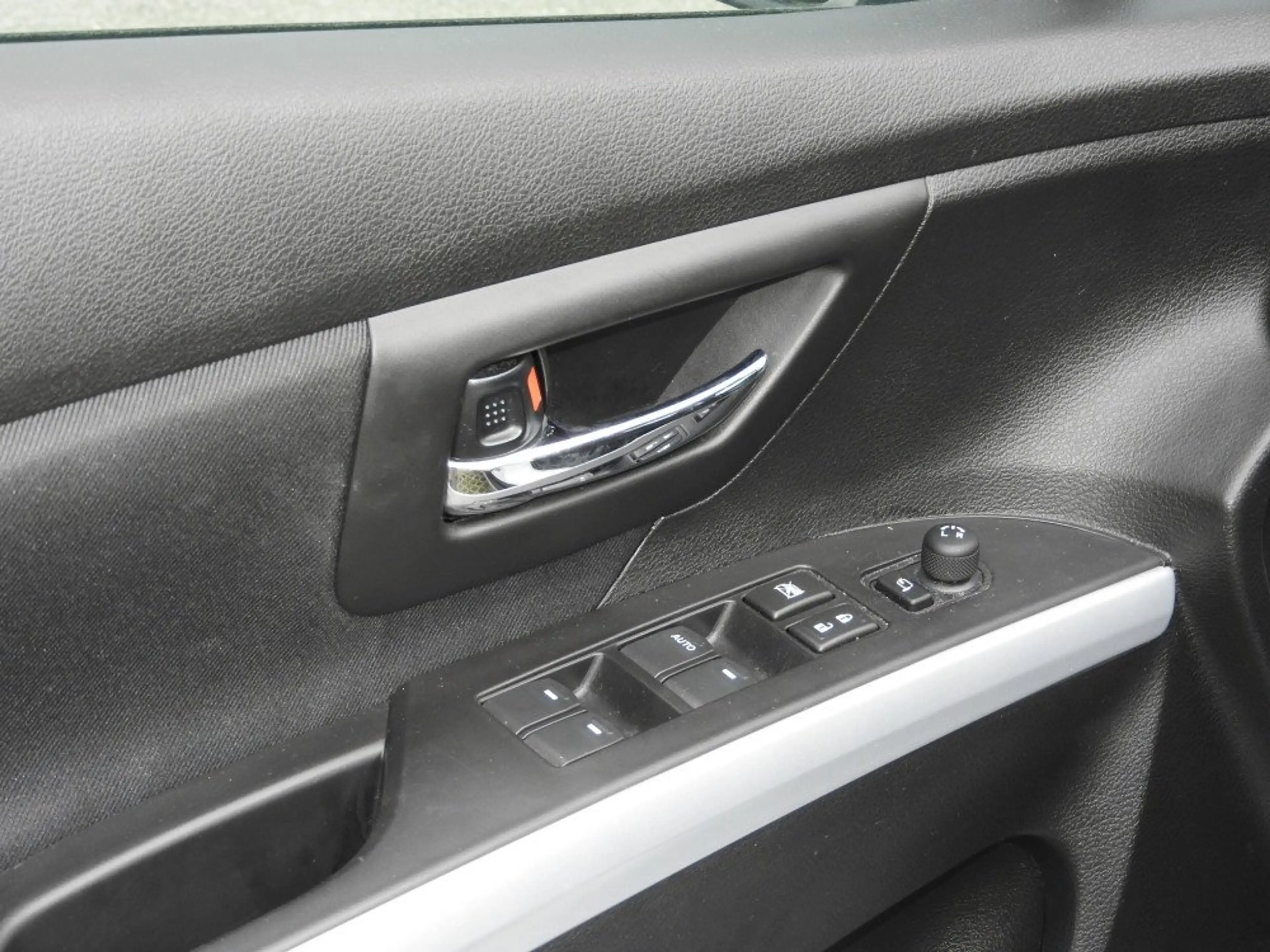 Suzuki SX4 S-Cross 1.4 DITC Hybrid Allgrip shine Allrad — photo 13