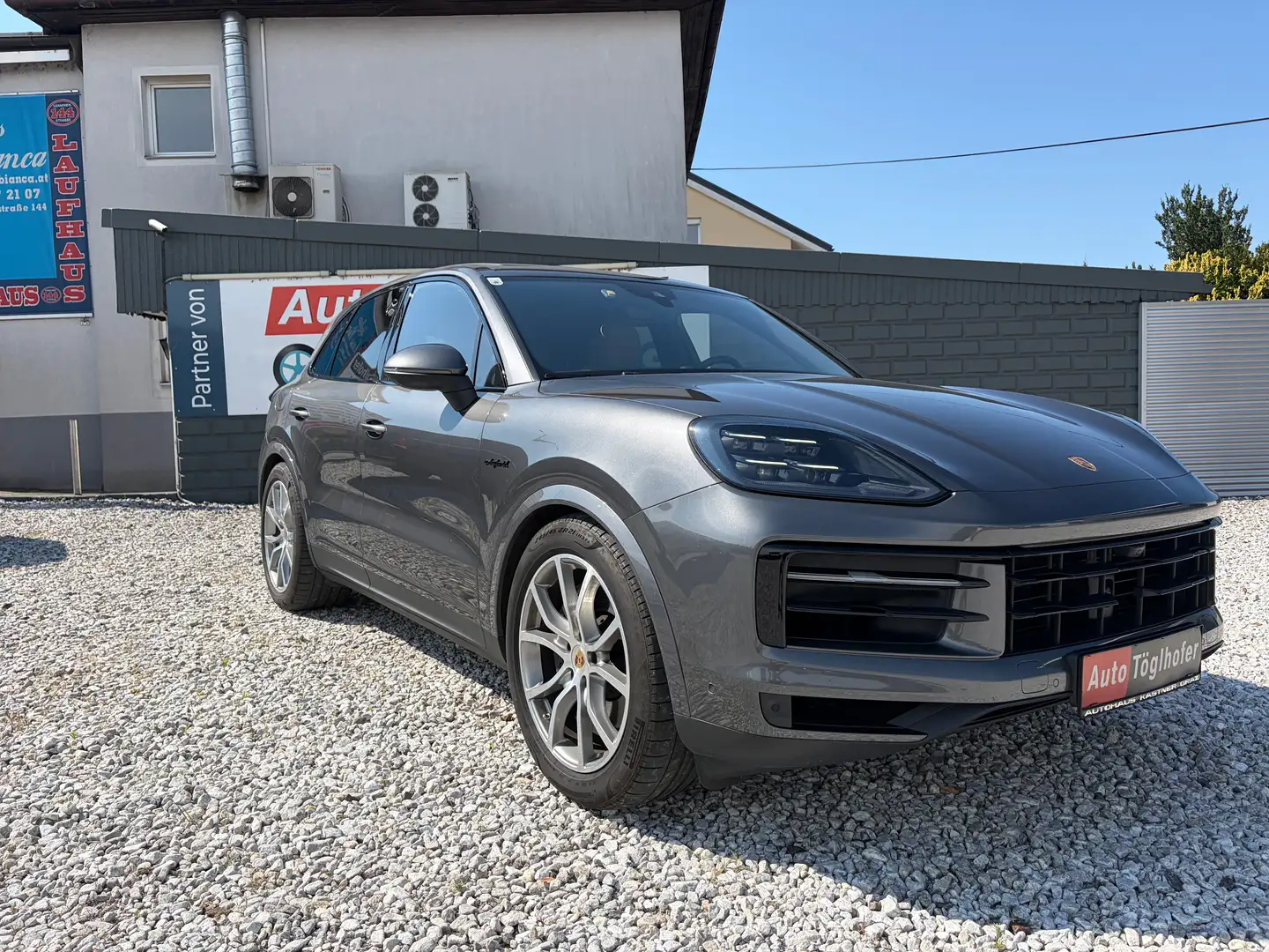 Porsche Cayenne E-Hybrid III AHV 21" Luft Appro. Pano Massage BOSE Grau - 1