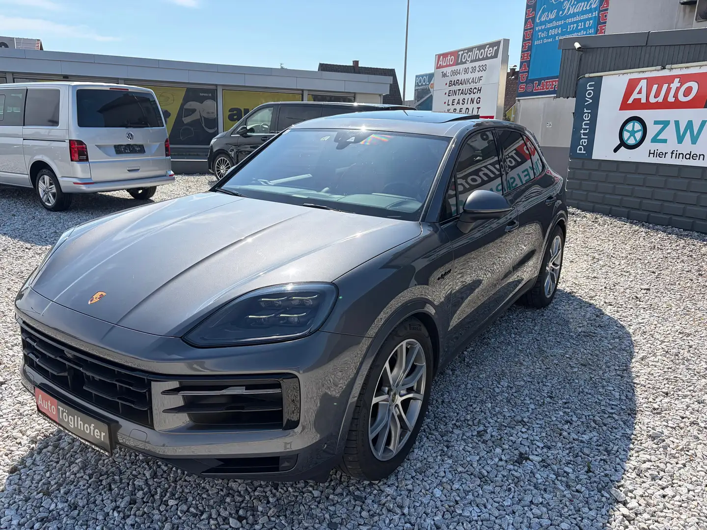 Porsche Cayenne E-Hybrid III AHV 21" Luft Appro. Pano Massage BOSE Grau - 2