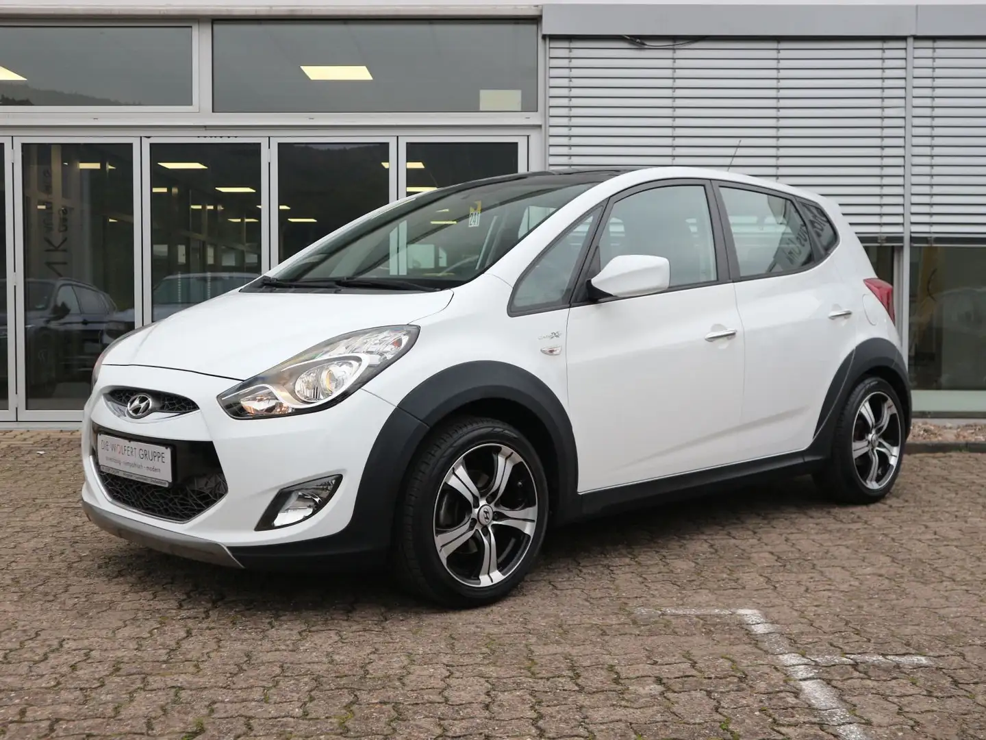 Hyundai iX20 Ix20 Cross 1.4 BLUETOOTH PDC AHK PANO Weiß - 2