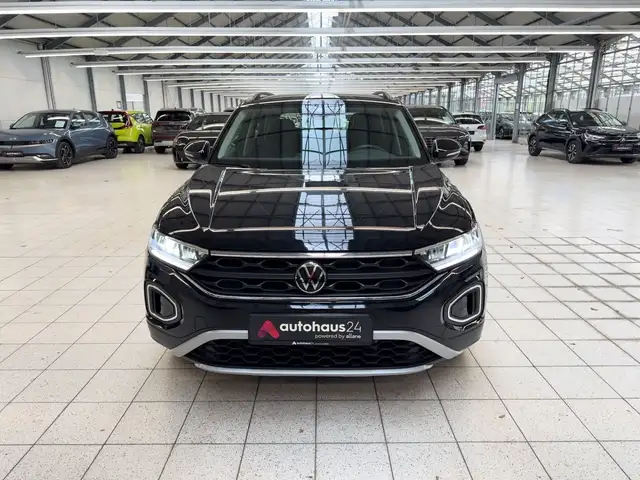 Volkswagen T-Roc view 2