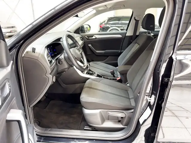 Volkswagen T-Roc view 8