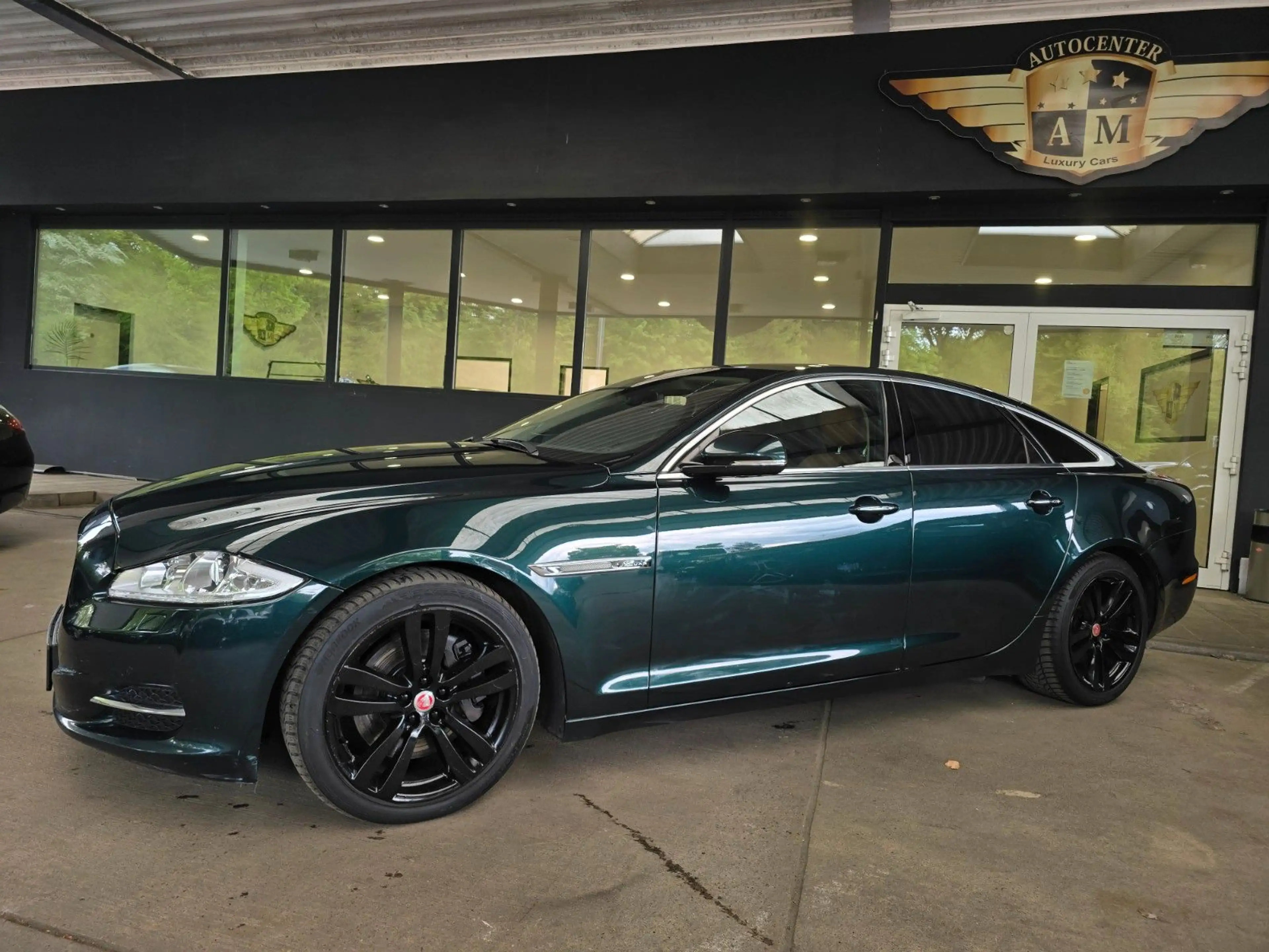 Jaguar XJ 30d Portfolio LEDER/Meridian/Panorama/19" — photo 3